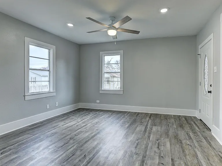 210 Forrest St — Photo 9