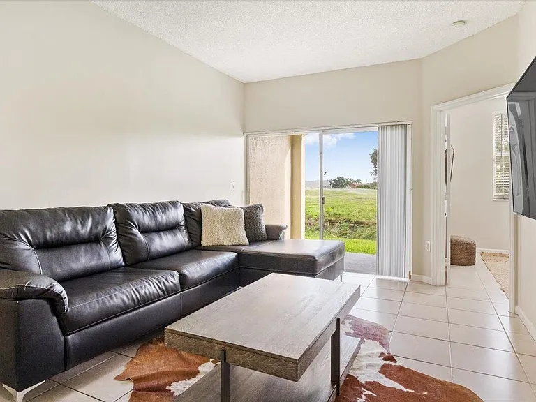 2060 Greenview Shores Blvd #308 — Photo 6