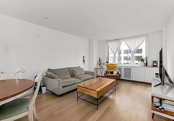3rd image of 301 W 53rd St APT 3H