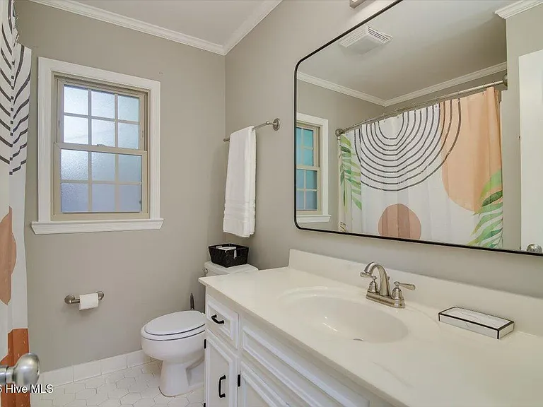 705 Beacon Hill Ln — Photo 11