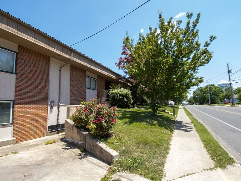 201 W Ash St — Photo 6