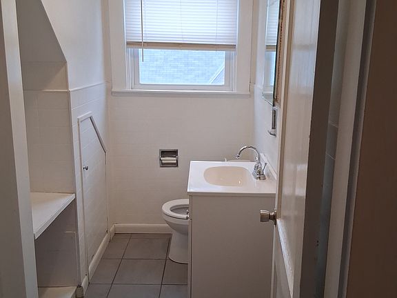 5th image of 685 Cottage St #3