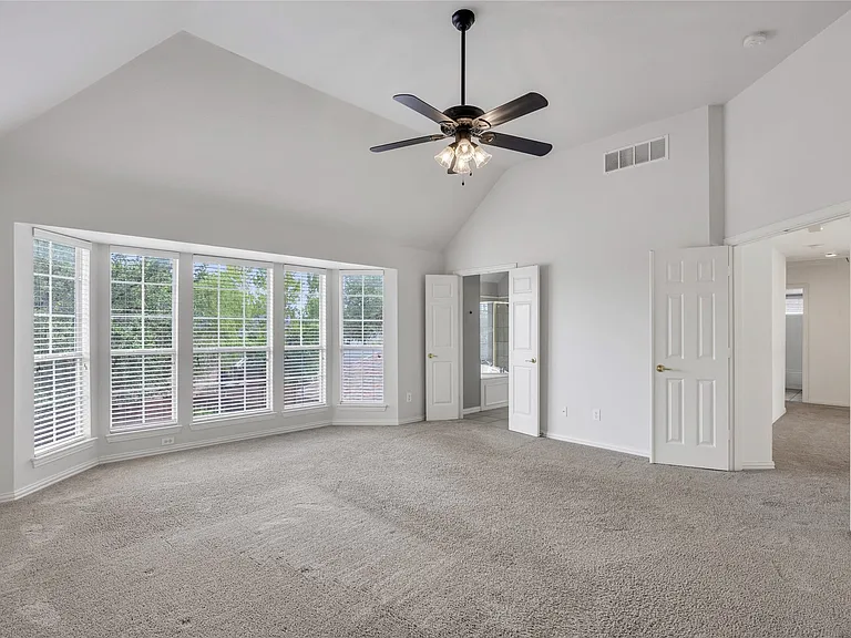 4758 Ridgeland Dr — Photo 19