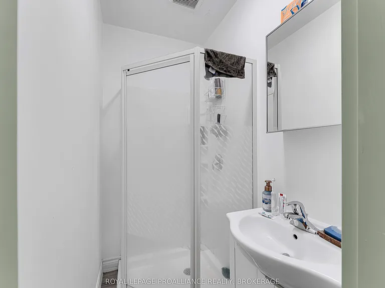 155 Brock St — Photo 16