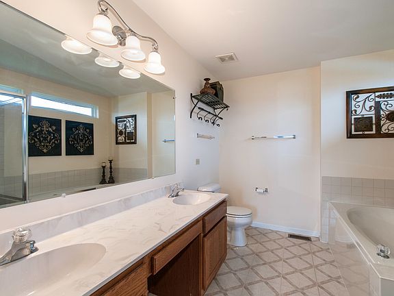 2nd image of 656 Sandpiper Dr