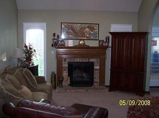 2nd image of 1501 Roswell St