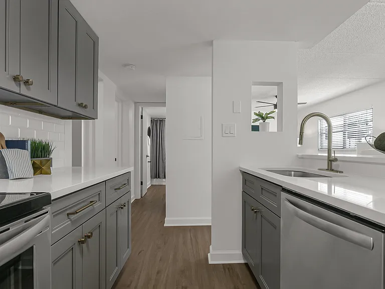 Soho Apartments — Photo 35