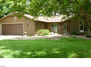 8889 Barton Dr, Strongsville, OH 44136