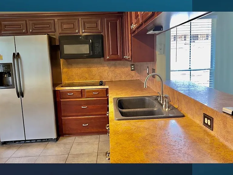 439 Woodrail Dr — Photo 5