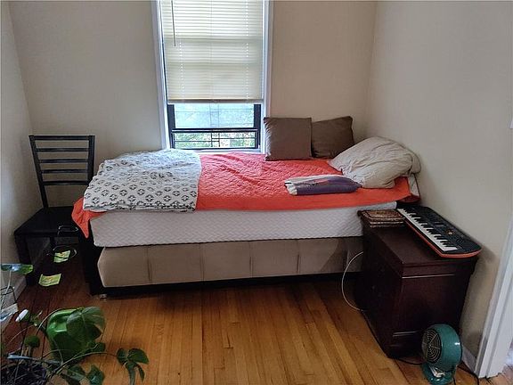 4th image of 665 Thwaites Pl APT 4L