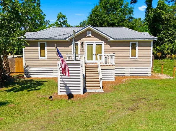 10 Bayview Dr, Apalachicola, FL 32320
