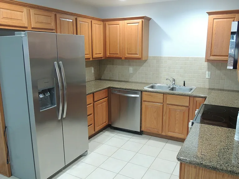649 S Rilynn Ave — Photo 3