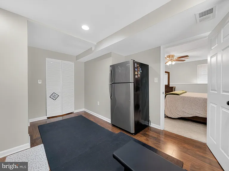 3806 Candlelight Ct — Photo 37