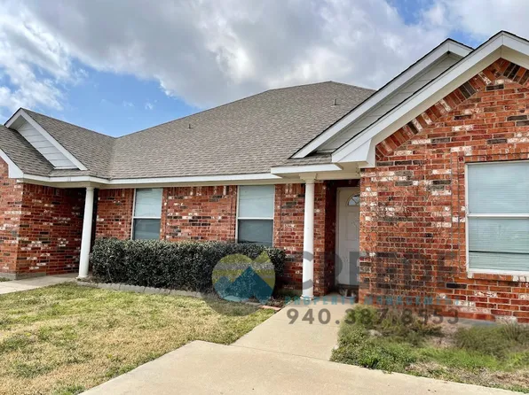 109 S 1st St, Sanger, TX 76266