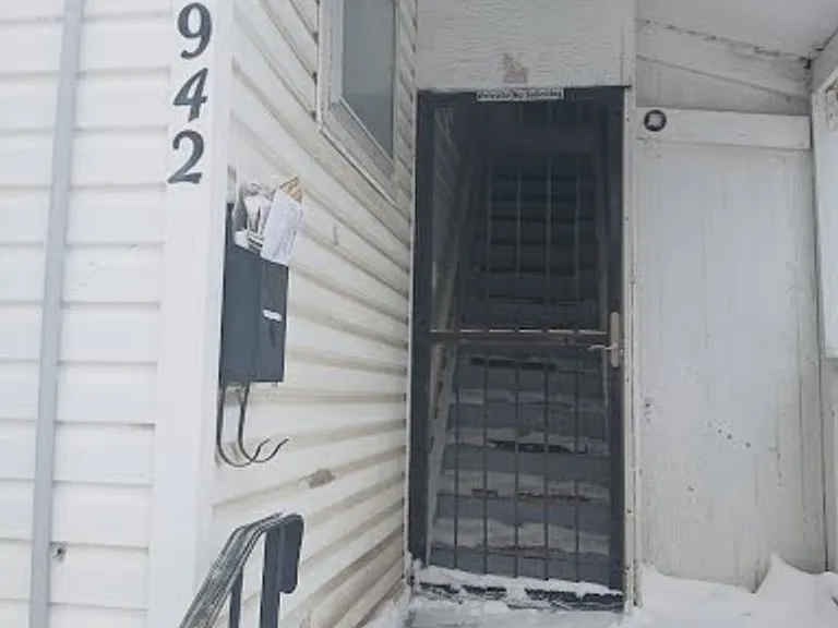 1053 Washington Ave — Photo 8