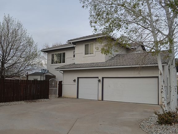 3rd image of 7 Pasadena Dr