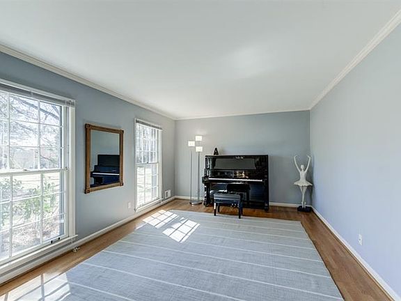 5th image of 3908 Parkcrest Dr