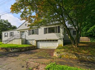 246 Ray Rd, New Haven, CT 06515