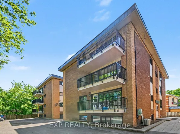 272 Beechwood Ave #15, Ottawa, ON K1L 8A6