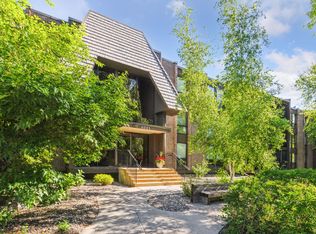 6085 Lincoln Dr APT 214, Edina, MN 55436