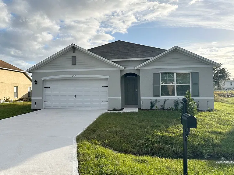 709 Versailles Ln — Photo 10