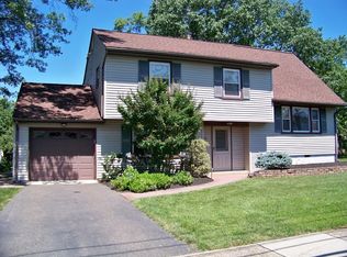 22 Bloomfield Ave, Somerset, NJ 08873