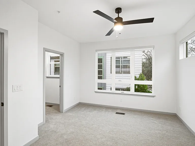 University Hills Townhomes — Photo 20