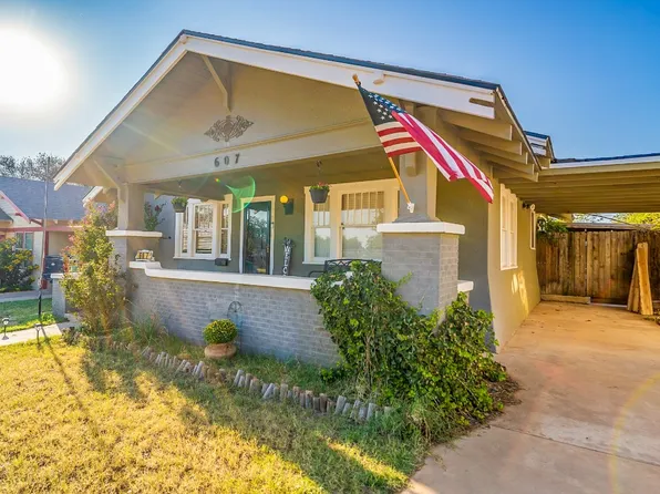 607 E 4th St, Sweetwater, TX 79556