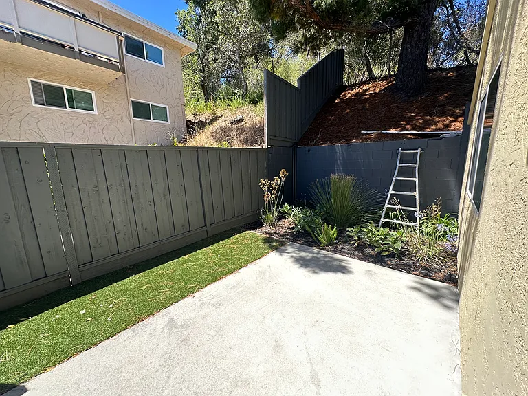 1336 Palos Verdes Dr #5 — Photo 23