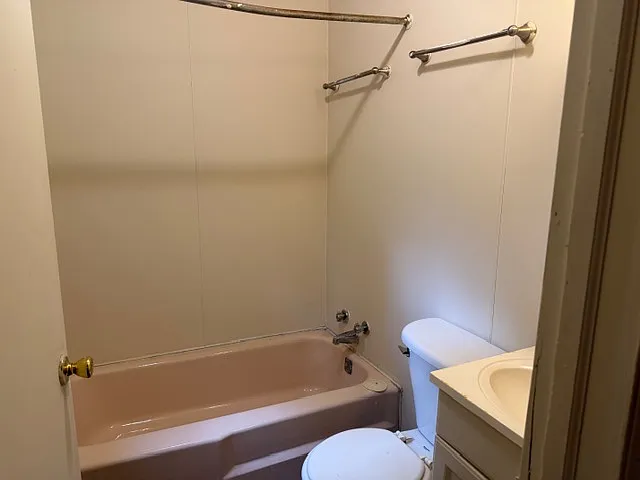 1 bed, 1040 sqft, $800 — Photo 3