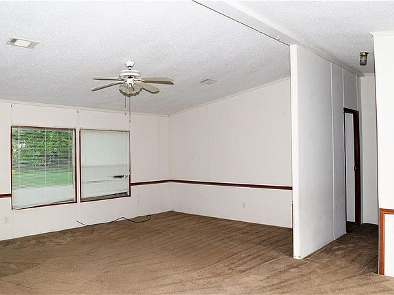 3rd image of 245 SE County Road 3072