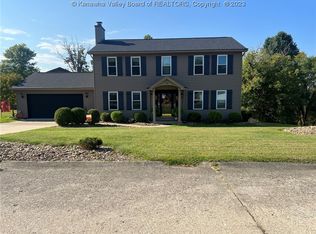 127 Summit Ridge Rd, Hurricane, WV 25526