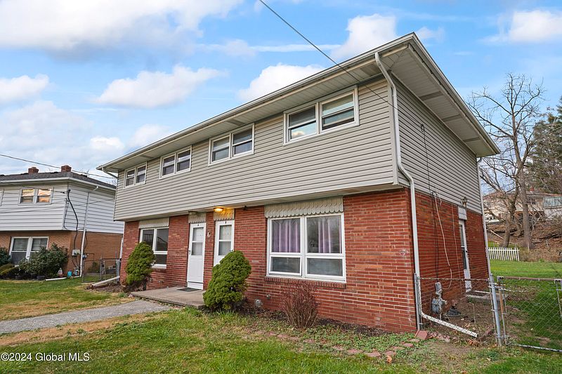 2nd image of 79 Wellington Avenue