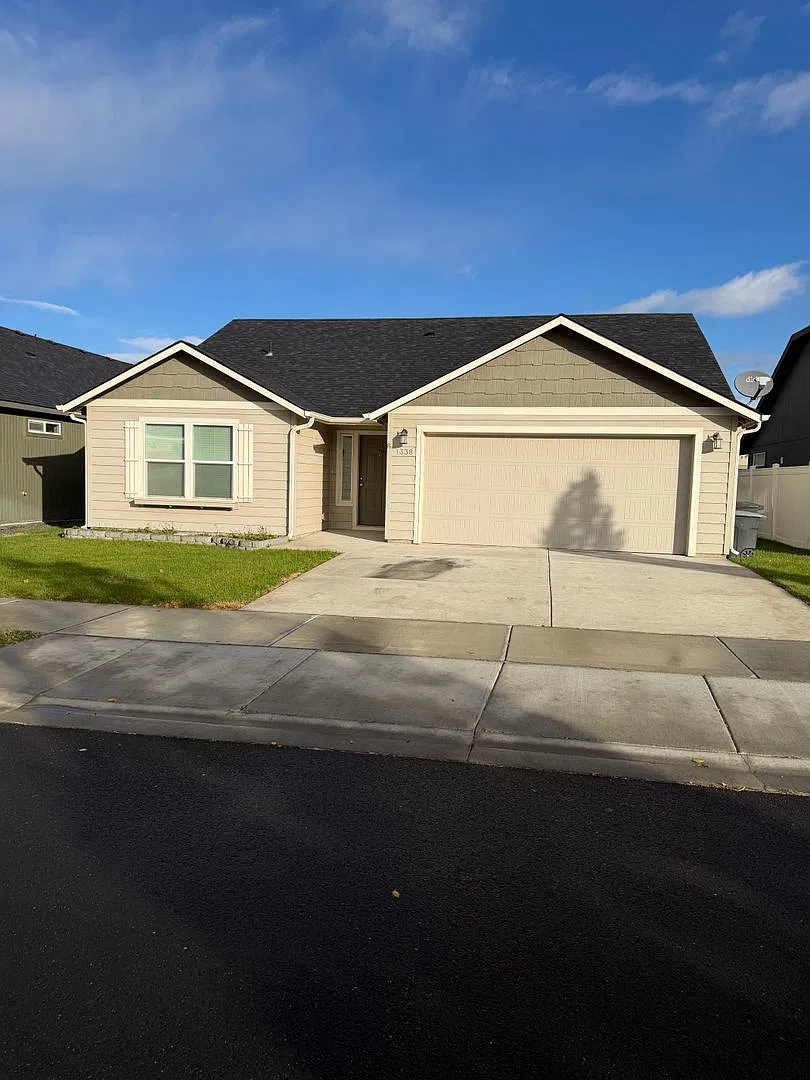 Beautiful Home on Brecken of Highway 17 — Photo 1