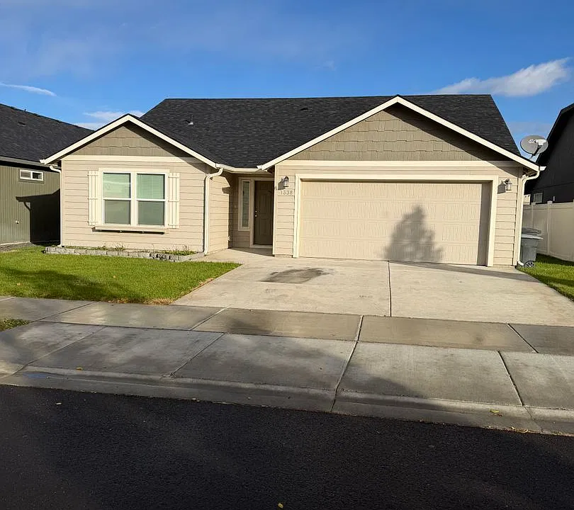 1338 E Brecken Dr