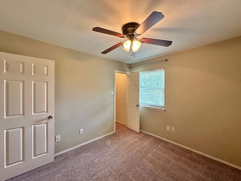 1308 Saddle Dr — Photo 31