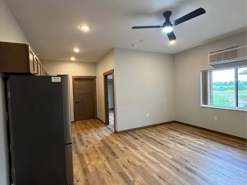 600 W Hickory St #8