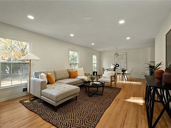 5th image of 10837 Madison Ave