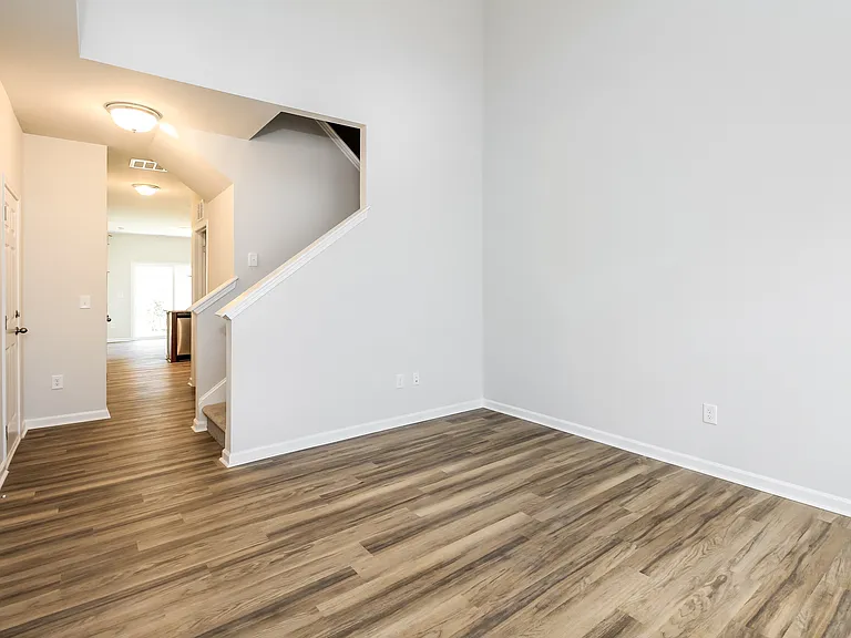 7271 Bellacroft Dr — Photo 8