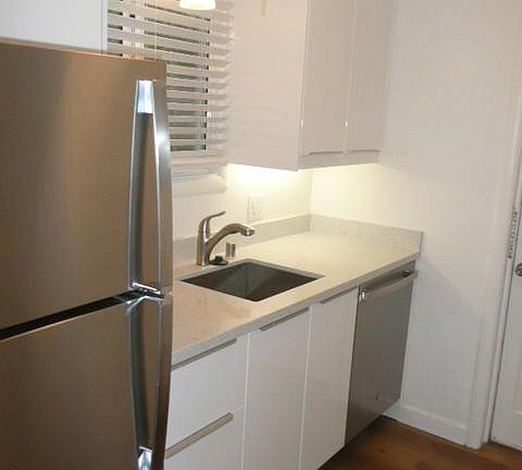 2nd image of 1999 Green St #200