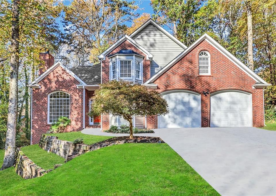 1st image of 560 Laurel Wood Ct