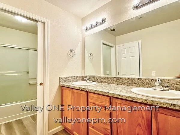 1180 E Monte Vista Ave — Photo 44
