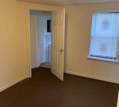 5th image of 1921 N Darien St #1A
