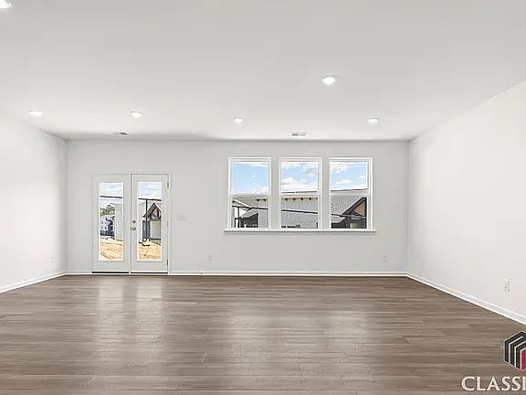 4th image of 158 Vision St