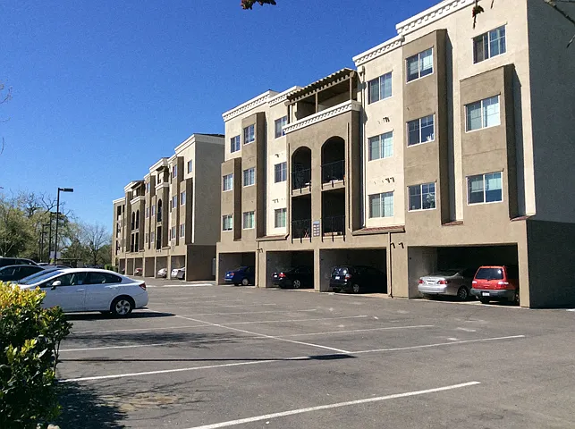 Davinci Apartments — Photo 3