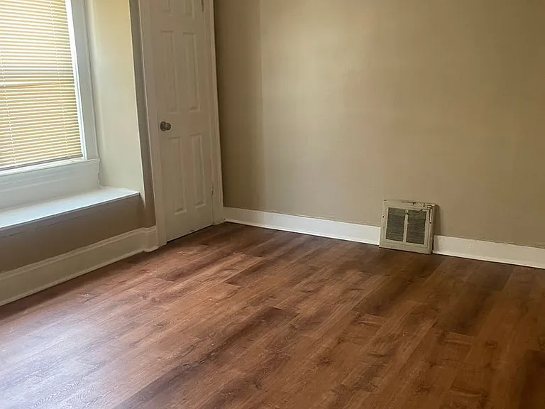 4397 Ardmore Rd — Photo 12