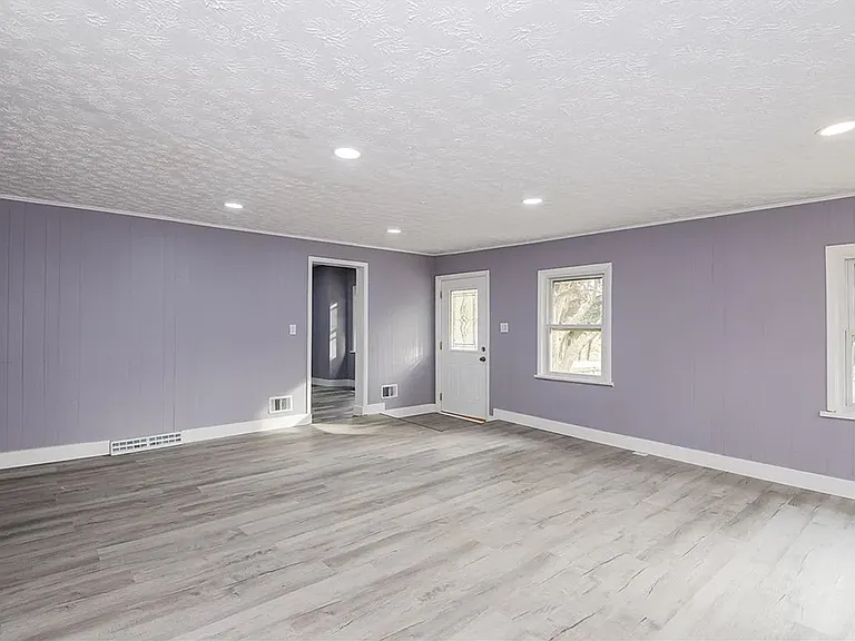 8915 Meeker Rd — Photo 17