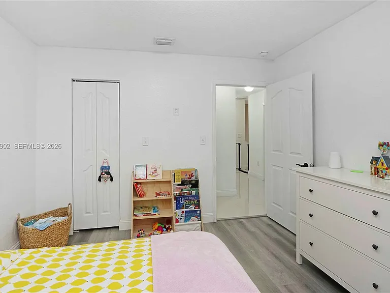 10921 NW 88th Ter — Photo 11