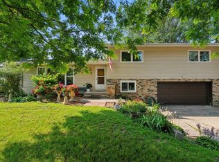 2317 Skyline Dr, Bloomington, MN 55425