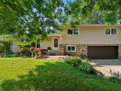 2317 Skyline Dr, Bloomington, MN, 55425